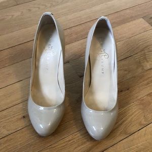 Ivanka Trump Nude Patent Leather Heels Size 6.5